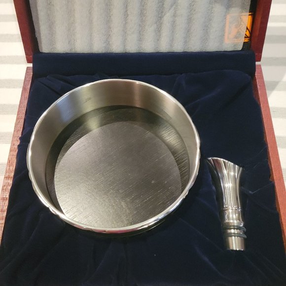 NIB Royal Selangor Gift Boxed Wine Bottle Coaster & Pourer Set - Picture 6 of 16